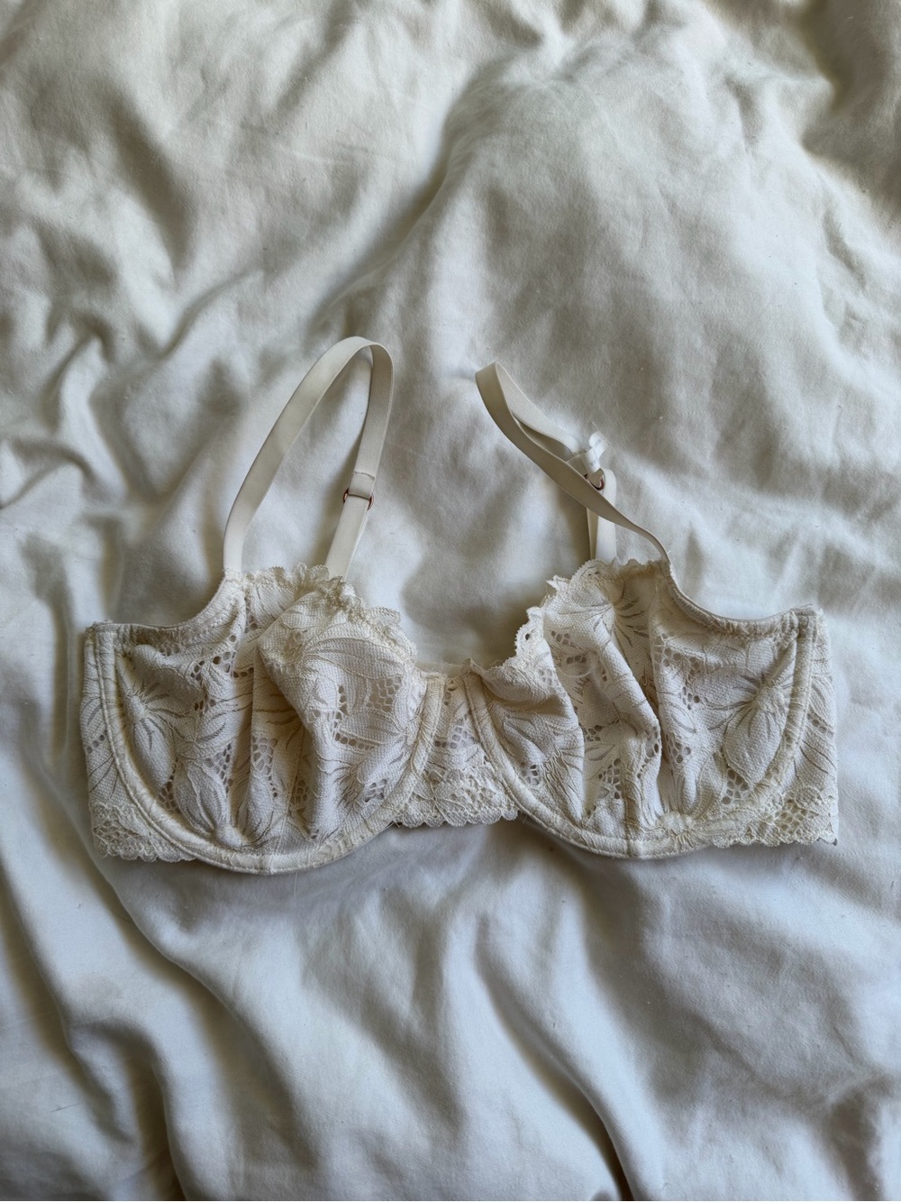Lace Underwire Bra in Cream